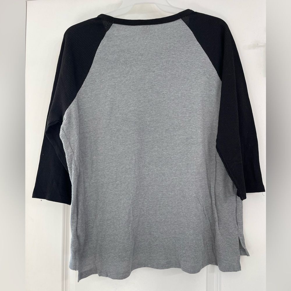Holiday Time graphic tee Merry Christmas NWT XL (16-18) - Picture 3 of 3